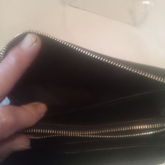 Like New Burberry Wallet - Picture 10 of 11